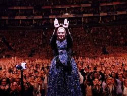 Adele Siap Sapa Penggemar di London pada Juli 2022