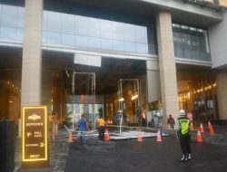 Hujan Disertai Angin, Plafon Hotel Tentrem Semarang Ambrol