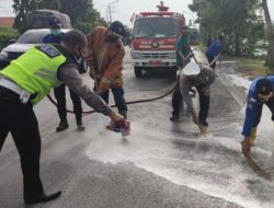 Terpeleset Cairan Kimia di Jalan Raya, Terjatuh, Tewas Ditabrak Truk