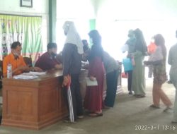 Sambil Vaksin, Warga 6 Desa di Kecamatan Kota Cairkan Dana BPNT