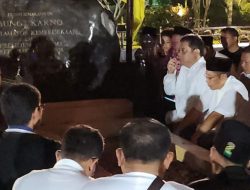 Setelah Sungkem Ibunda, Anas Urbaningrum dan Loyalisnya Ziarah ke Makam Bung Karno