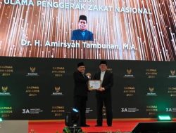 Dua Pimpinan MUI Raih Penghargaan Tokoh Penggerak Zakat Nasional dari Baznas