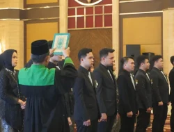 FK UM Surabaya Lantik dan Ambil Sumpah 15 Dokter Baru, Rektor: Jaga Moral