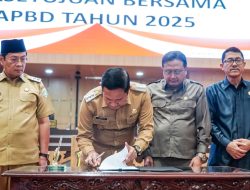 Rapat Paripurna, DPRD-Pemkab Lamongan Setujui Raperda APBD Tahun Anggaran 2025